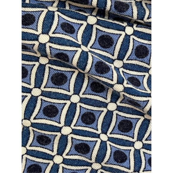 Max Studio medium sleeveless blue white geo shapes tank - Picture 7 of 7